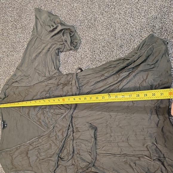 Torrid Women V Neck Belt Tunic Top Dark Olive Blouse Sz 3/3X - Picture 3 of 5